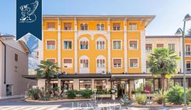 Отель, гостиница за 2 300 000 евро в Брешии, Италия