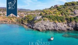 Отель, гостиница в Салерно, Италия (цена по запросу)