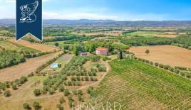 Вилла за 1 900 000 евро в Фояно-делла-Кьяне, Италия