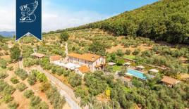 Ферма в Пистое, Италия (цена по запросу)