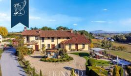 Вилла в Кунео, Италия (цена по запросу)