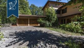 Вилла за 1 500 000 евро в Лукке, Италия