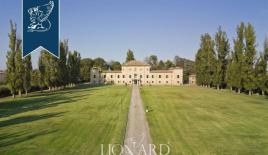 Вилла в Реджо-Эмилии, Италия (цена по запросу)