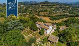 Вилла в Перудже, Италия (цена по запросу)