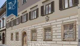 Дом во Флоренции, Италия (цена по запросу)