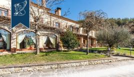 Вилла за 1 800 000 евро в Пезаро, Италия