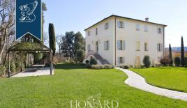 Вилла в Болонье, Италия (цена по запросу)