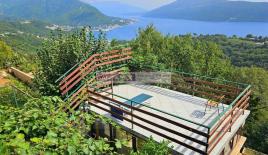 Вилла за 250 000 евро в Херцег-Нови, Черногория