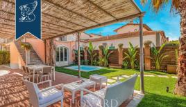 Вилла в Форте деи Марми, Италия (цена по запросу)