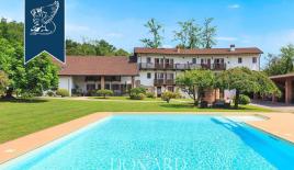 Ферма за 3 650 000 евро в Борго-Тичино, Италия