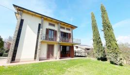 Дом за 1 200 000 евро в Пистое, Италия