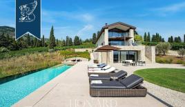 Вилла в Капаннори, Италия (цена по запросу)