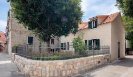 Отель, гостиница за 1 200 000 евро в Сплите, Хорватия