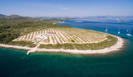 Вилла в Биограде-на-Мору, Хорватия (цена по запросу)