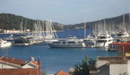 Отель, гостиница за 750 000 евро в Рогознице, Хорватия