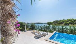 Отель, гостиница в Медулине, Хорватия (цена по запросу)