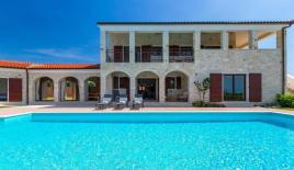 Вилла в Порече, Хорватия (цена по запросу)