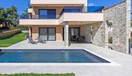 Вилла за 880 000 евро в Порече, Хорватия