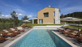 Отель, гостиница за 2 200 000 евро в Мотовуне, Хорватия