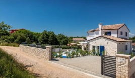 Вилла за 750 000 евро в Порече, Хорватия