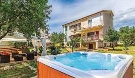 Отель, гостиница за 750 000 евро в Водняне, Хорватия