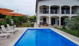 Отель, гостиница в Порече, Хорватия (цена по запросу)