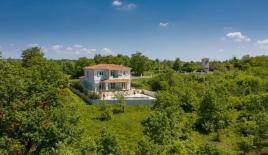 Вилла за 780 000 евро в Порече, Хорватия