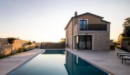 Вилла за 575 000 евро в Бртонигле, Хорватия