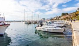 Отель, гостиница за 599 000 евро в Башка-Воде, Хорватия