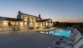 Вилла в Бузете, Хорватия (цена по запросу)