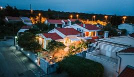 Отель, гостиница за 690 000 евро в Петрчане, Хорватия