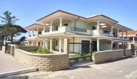 Вилла за 550 000 евро в Анцио, Италия