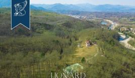 Вилла за 1 500 000 евро в Фивиццано, Италия