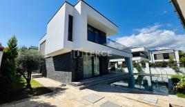 Вилла за 1 050 000 евро в Кемере, Турция