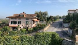 Вилла за 1 000 000 евро в Пистое, Италия