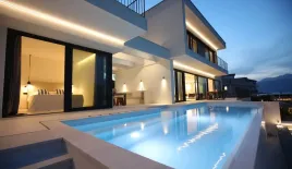 Вилла в Тивате, Черногория (цена по запросу)