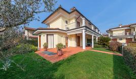 Апартаменты за 520 000 евро у озера Гарда, Италия