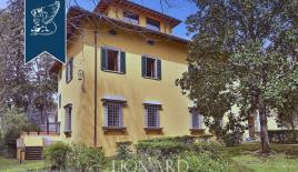 Дом во Флоренции, Италия (цена по запросу)