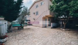 Вилла за 400 000 евро в Кримовице, Черногория