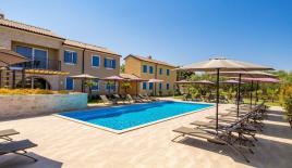 Отель, гостиница в Порече, Хорватия (цена по запросу)