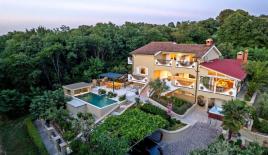 Вилла за 990 000 евро в Порече, Хорватия