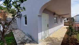 Дом за 170 000 евро в Добра Воде, Черногория