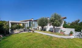 Вилла за 830 000 евро у озера Гарда, Италия