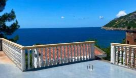 Дом за 240 000 евро в Добра Воде, Черногория