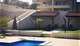 Отель, гостиница за 1 260 000 евро на Рабе, Хорватия