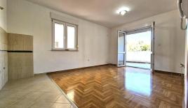 Квартира за 270 000 евро в Тивате, Черногория