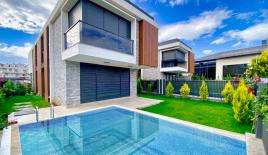 Вилла за 799 000 евро в Ларе, Турция