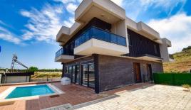 Вилла за 410 000 евро в Ларе, Турция