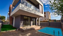 Вилла за 1 018 000 евро в Ларе, Турция