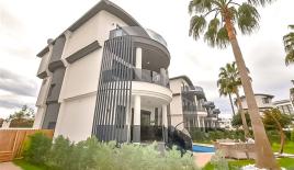 Вилла за 5 900 евро за месяц в Алании, Турция